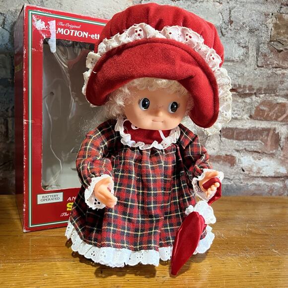 Vtg Chrsitmas Telco MOTION-ette Small Fry Animated Girl Plaid Dress Battery 12" - Picture 1 of 5